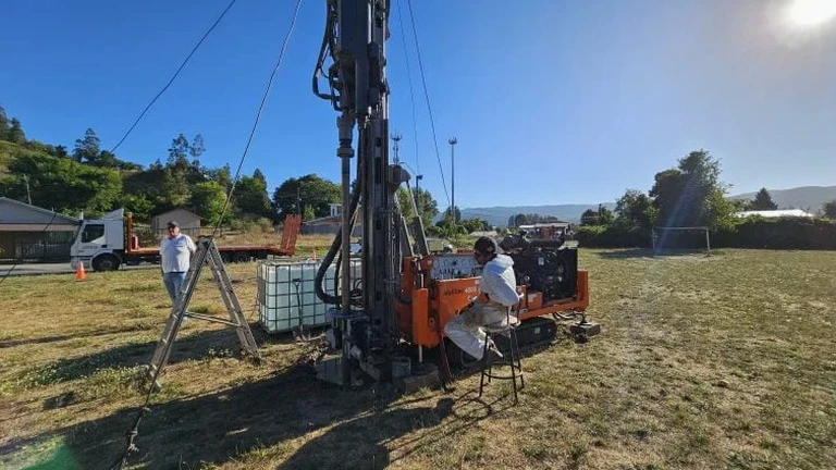 Calicata Exploratoria en Linares: Reconocimiento Directo del Subsuelo