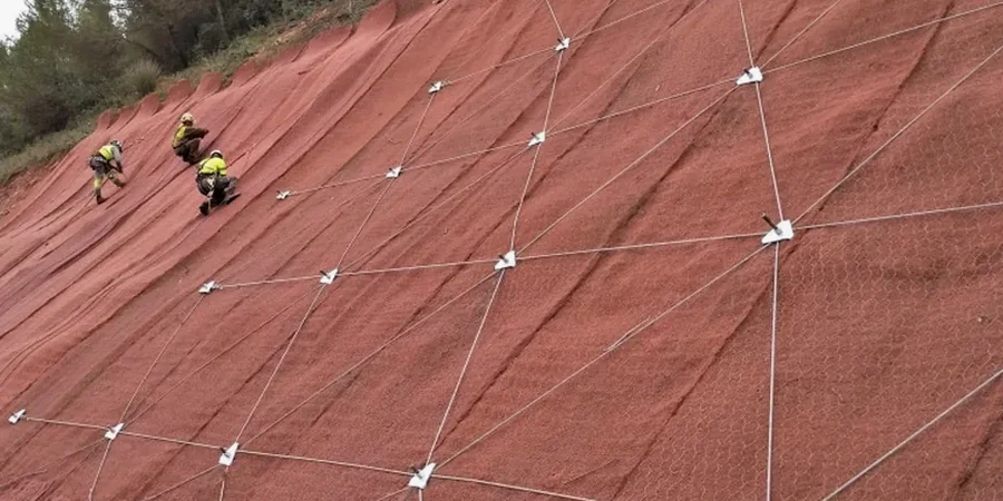 Análisis de Estabilidad de Taludes en Linares: Mitigue Riesgos Geotécnicos Antes de Excavar